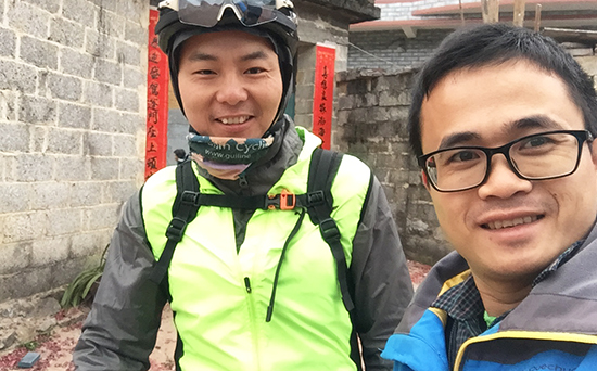 Picture together of Robert and Forrest, Guilin Cycling Tours and China Cycle Guide