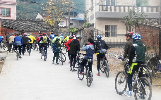 Weekend Cycling for Chinese