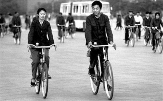 Popular Bikes and How People Cycle in the 1980s