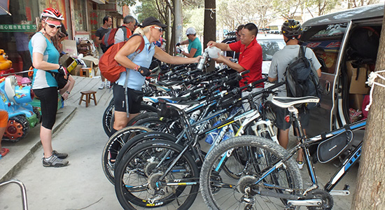 Get supported when cycling in China, water, snacks and fruit are supplied.