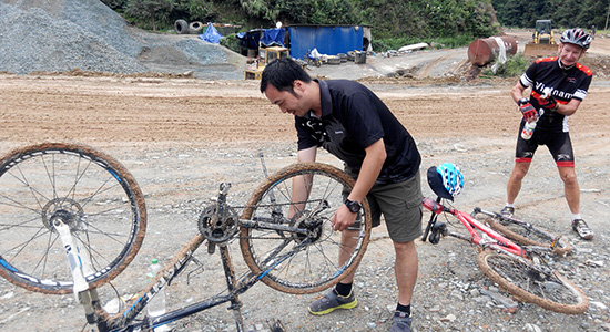 Get helped anytime when you need during cycling in China.