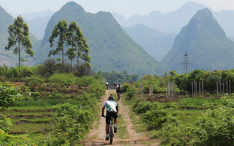 Yangshuo Mountain Bike Tours with Guilin Cycling Tours