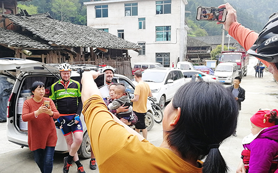 Cycling in China countryside, experience the real local lives. 