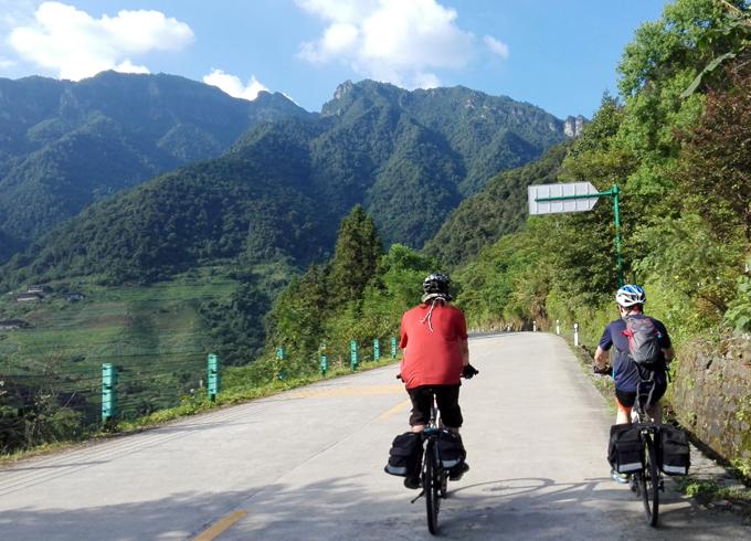 Two French students spent 12 days and cycled with us to north and south part of Guilin.